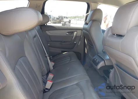 2015 Chevrolet Traverse Ls z USA, uszkodzony, nr VIN 1GNKRFED2FJ317253